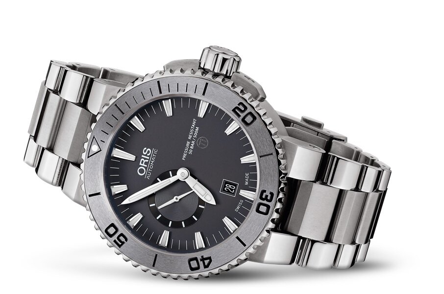 oris aquis titan small second