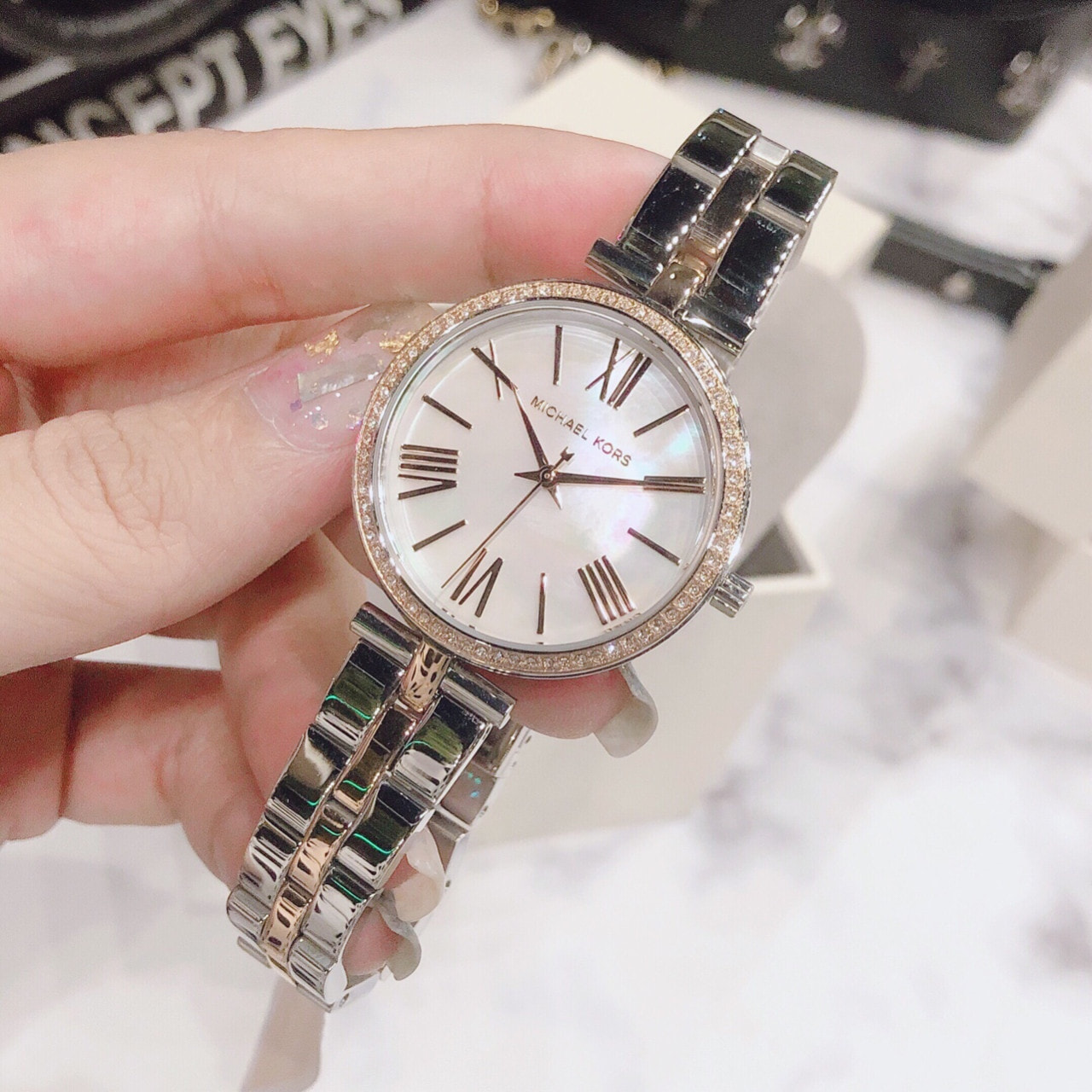 100% Original) MICHAEL KORS MK3969 Maci Quartz White Mother 