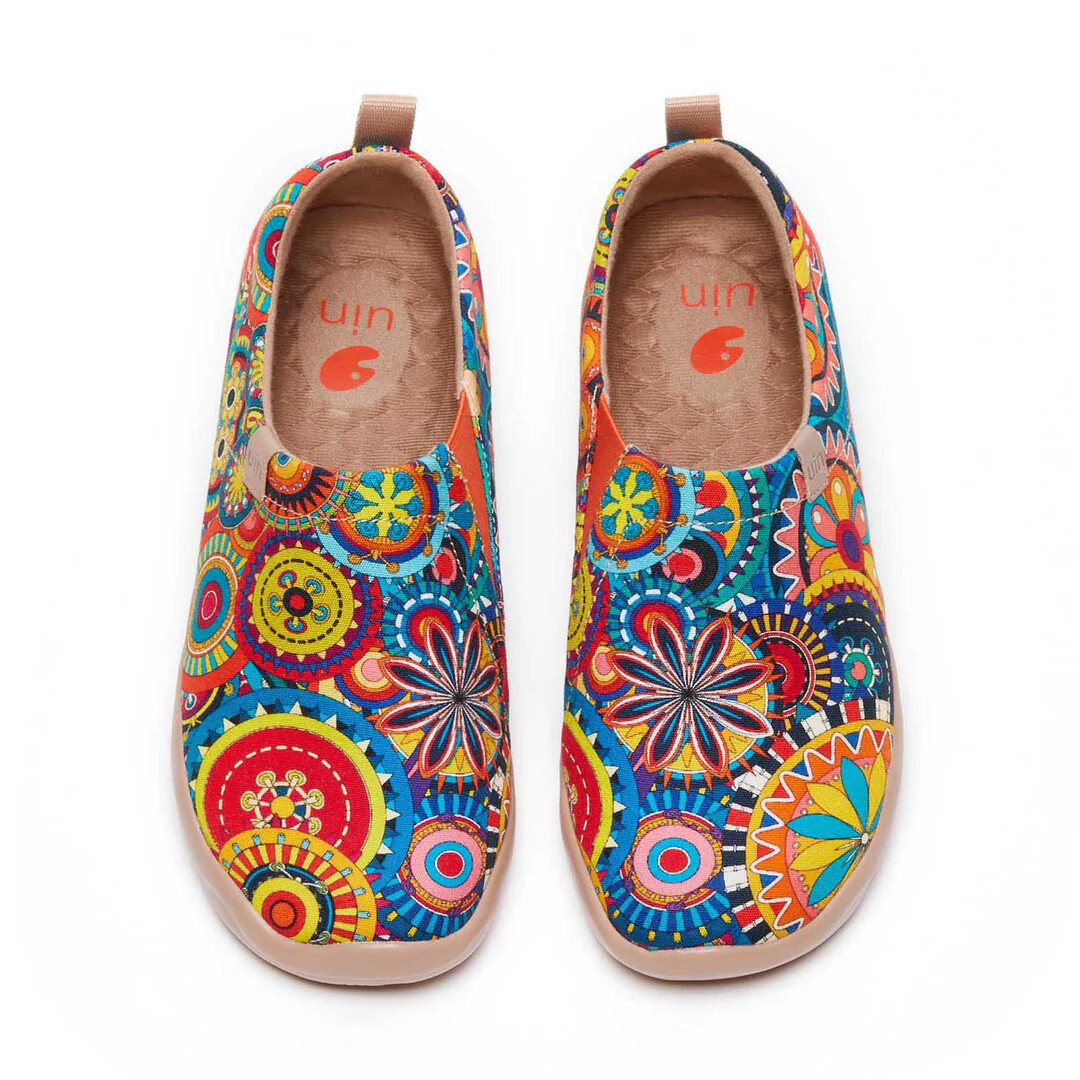 UIN Toledo I Women' Fashion Sneakers Canvas Shoes Colorful Retro Flat Shoes Art Painted Travel Shoes ราคา 3,638 บาท*ส่งฟรี