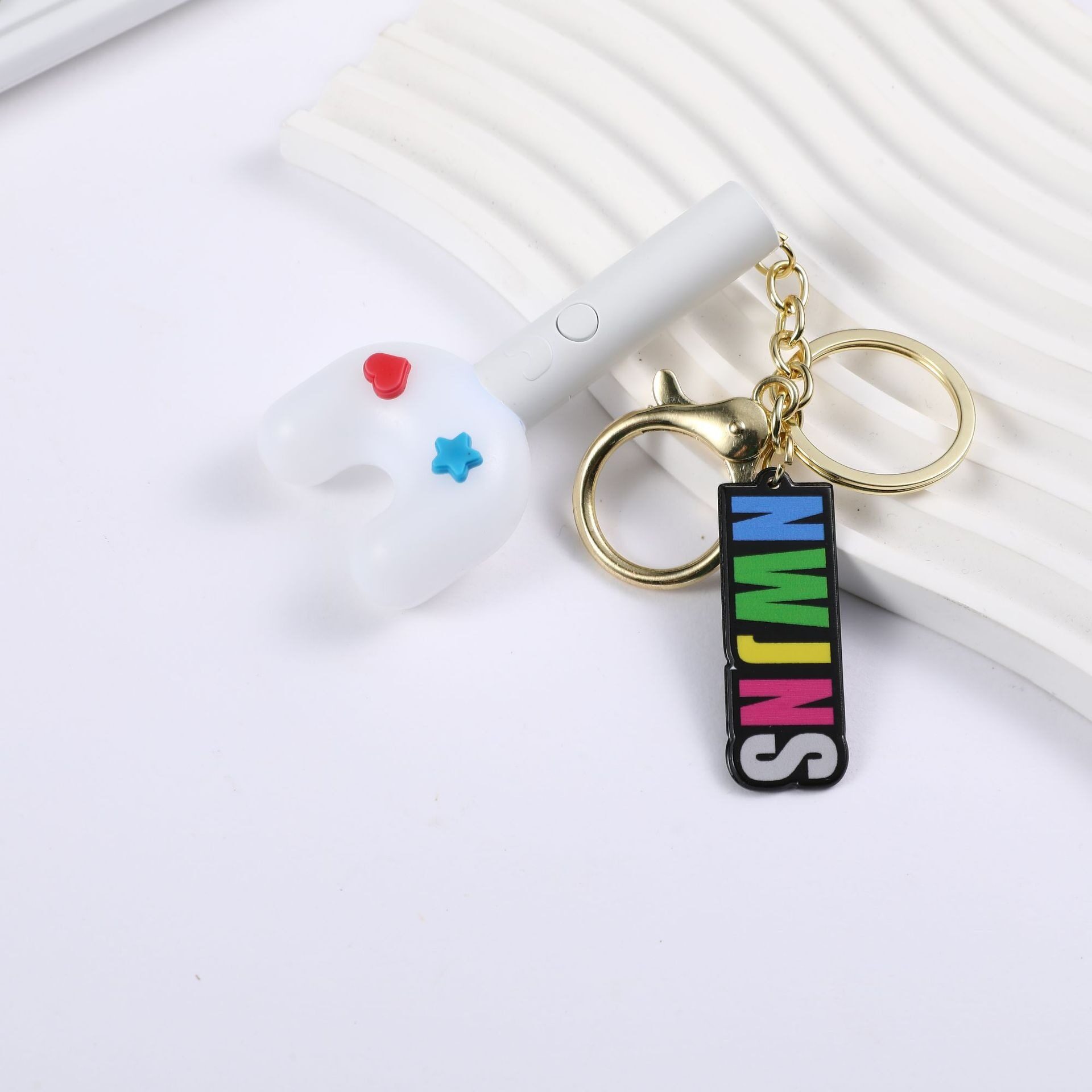 Newjeans Lightstick Keychain điện tử buổi hòa nhạc ánh sáng mặt dây chuyền móc khóa newjeans tour du