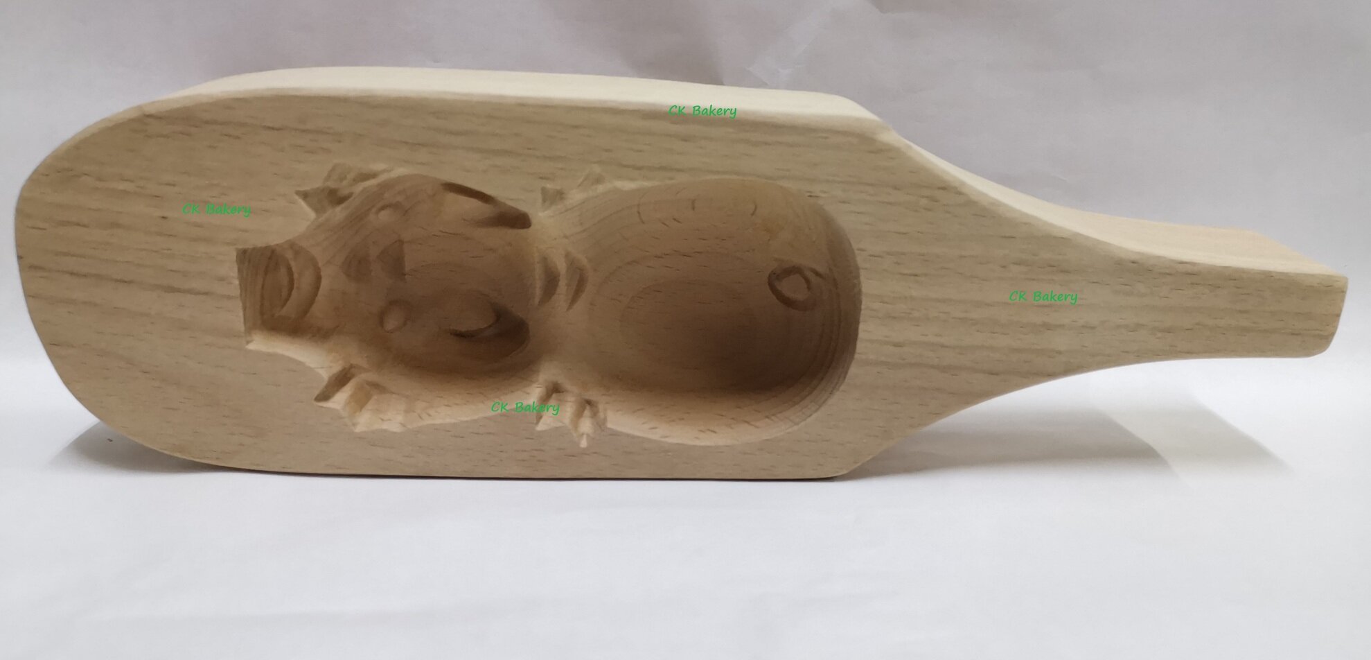 Gambar Wooden handle Big Pig shape ang ku kuih Handmade Soap Mold Biscuit Chocolate mould   ????? ?????????????????????