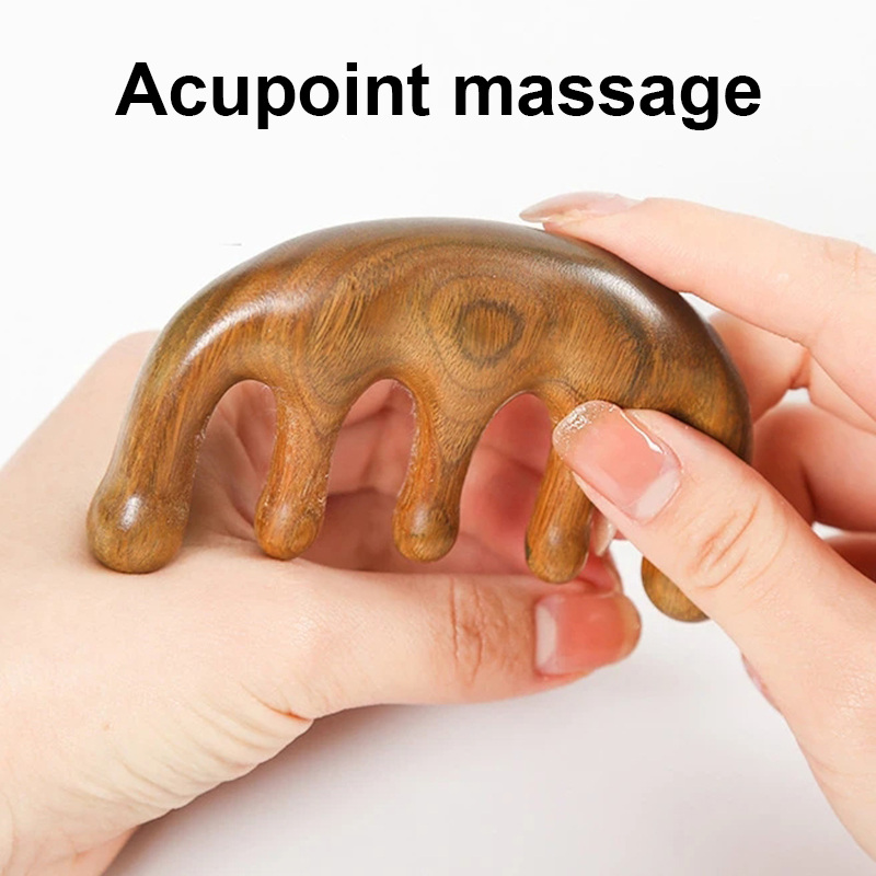 Antistatisk massagekam i sandelträ med breda tänder_voghion.com