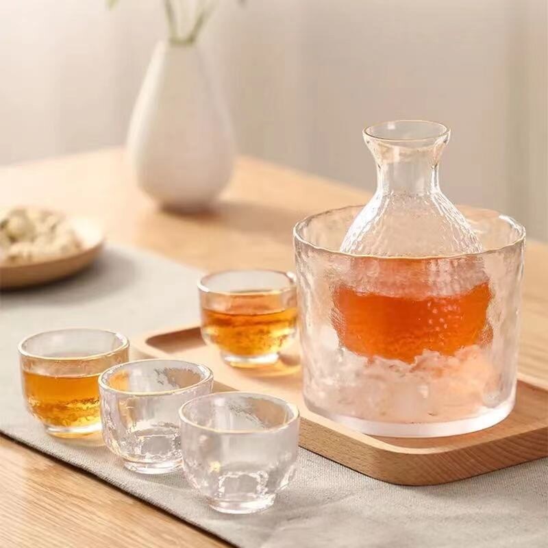Gambar high quality Japanese glass hammer small cups of black glass wine cup home little hip liquor wine with an koubei wine warm