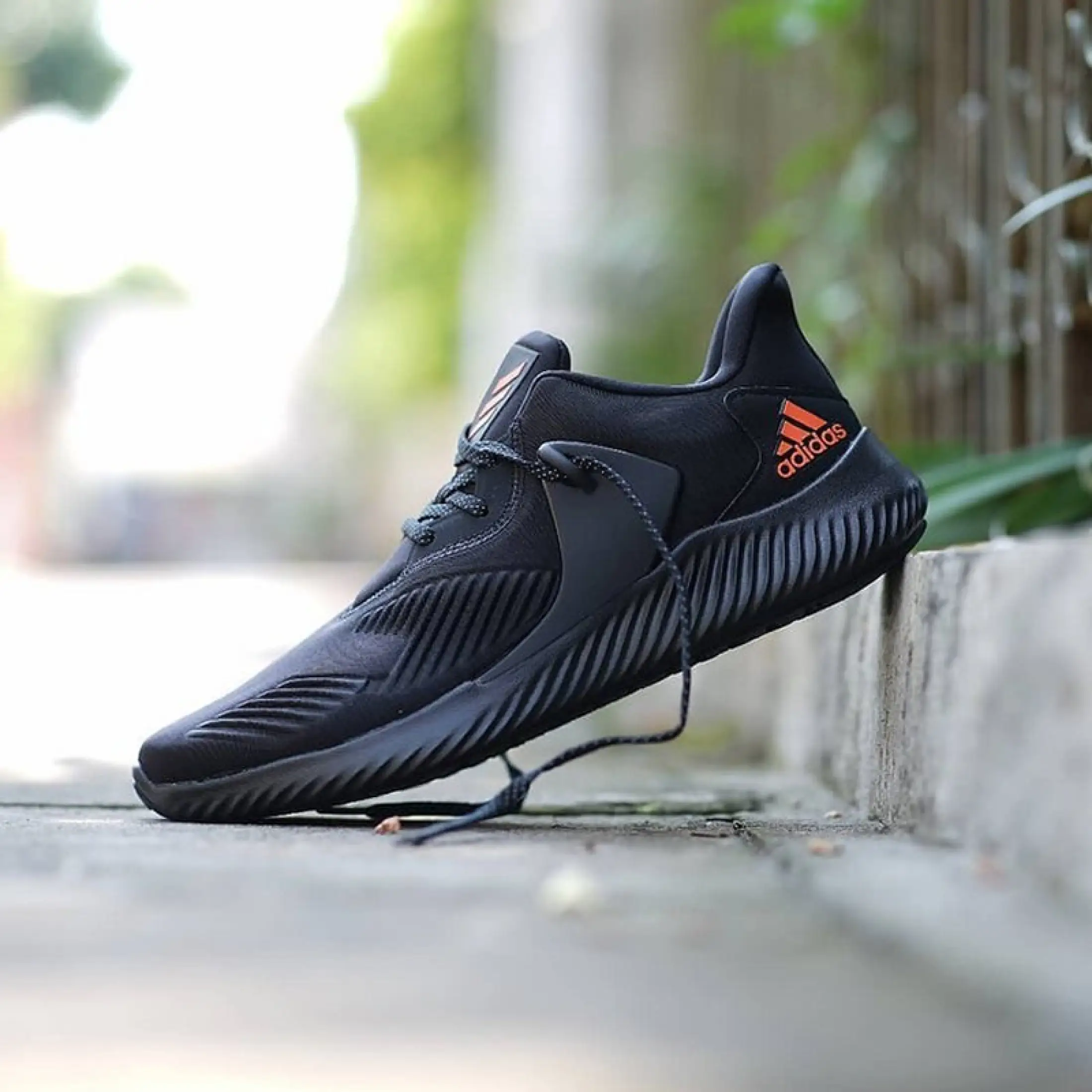 adidas men's alphabounce black