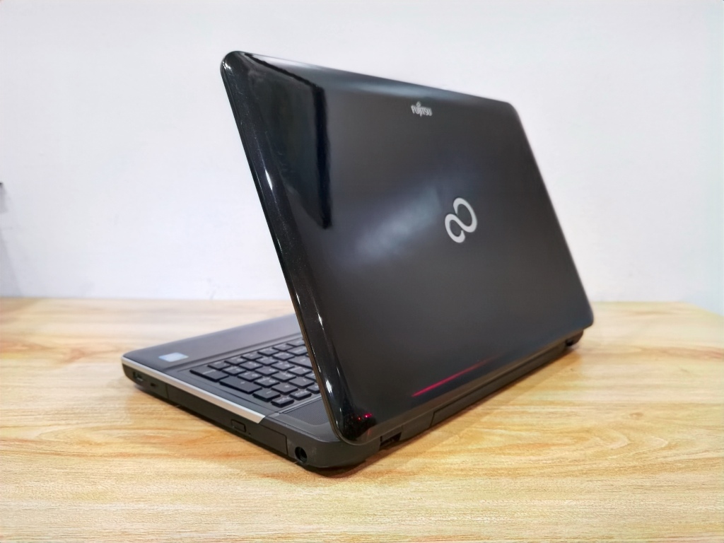 Fujitsu Lifebook AH30/Lブラック ノートPC メーカー直営WEBショップ
