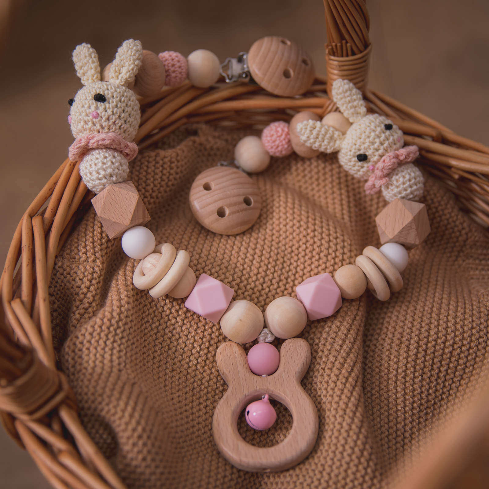 Màu hồng thỏ Crochet giỏ hàng chuỗi nibbleable Crochet động vật