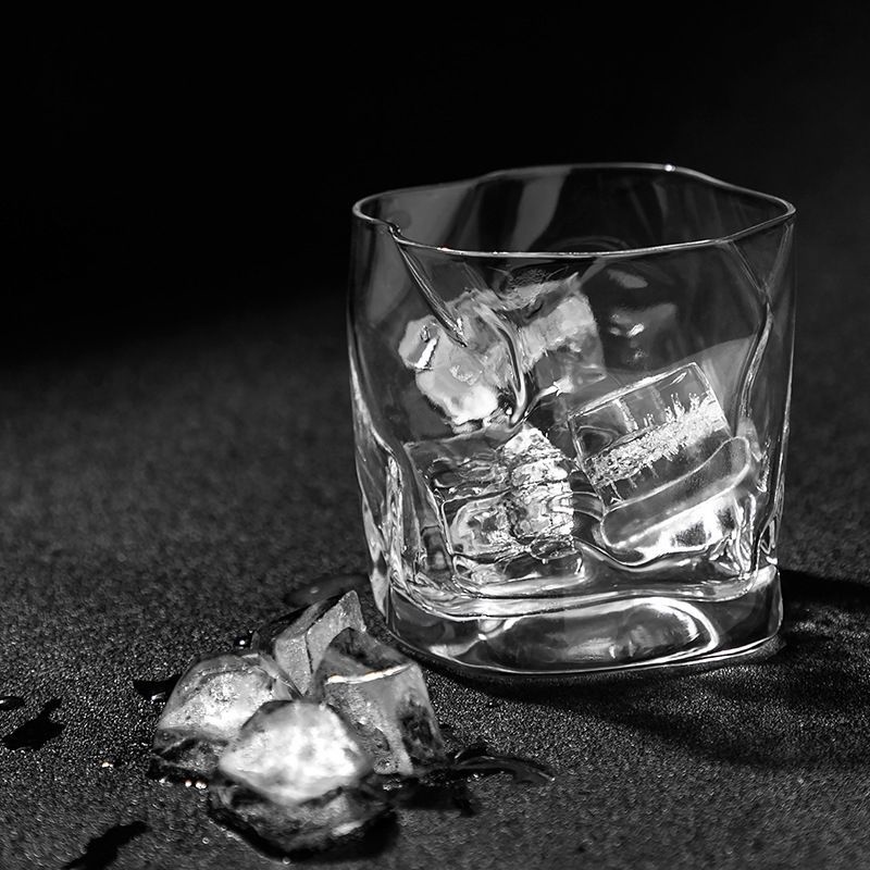 Gambar high quality Whiskey glass household special shaped glass cup web celebrity grind arenaceous glass ins cup irregular beer