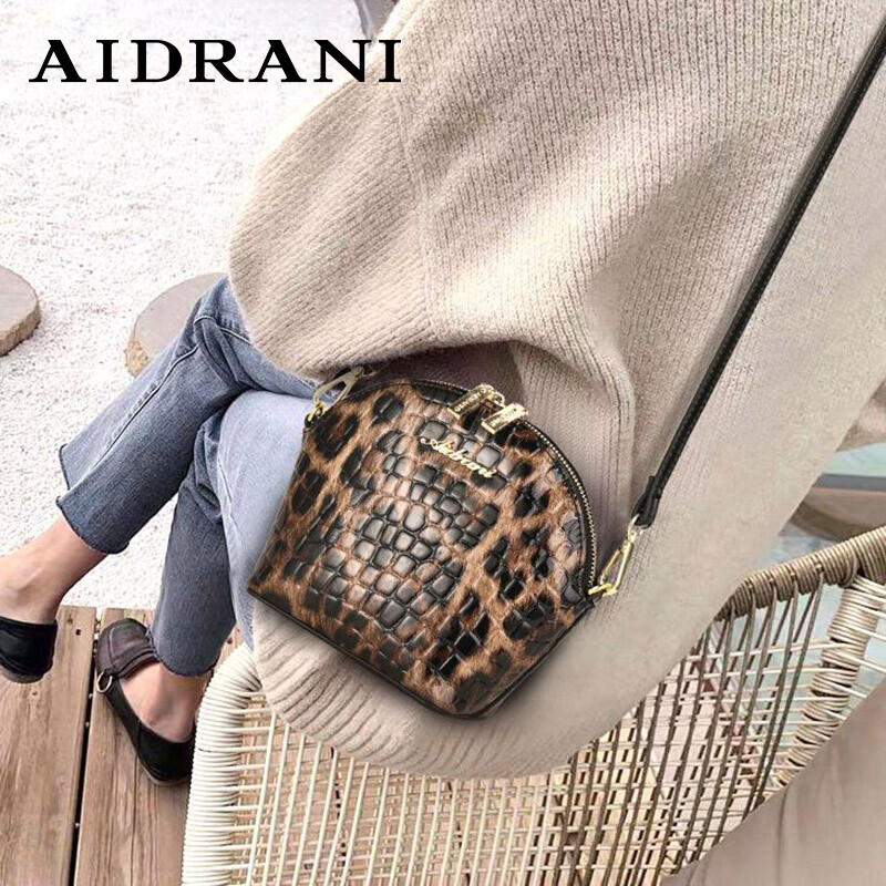 Aidrani Fashionable leopard print women's single shoulder crossbody bag, mini shell bag, made of high-quality cowhide, ราคา 1,294 บาท*ส่งฟรี