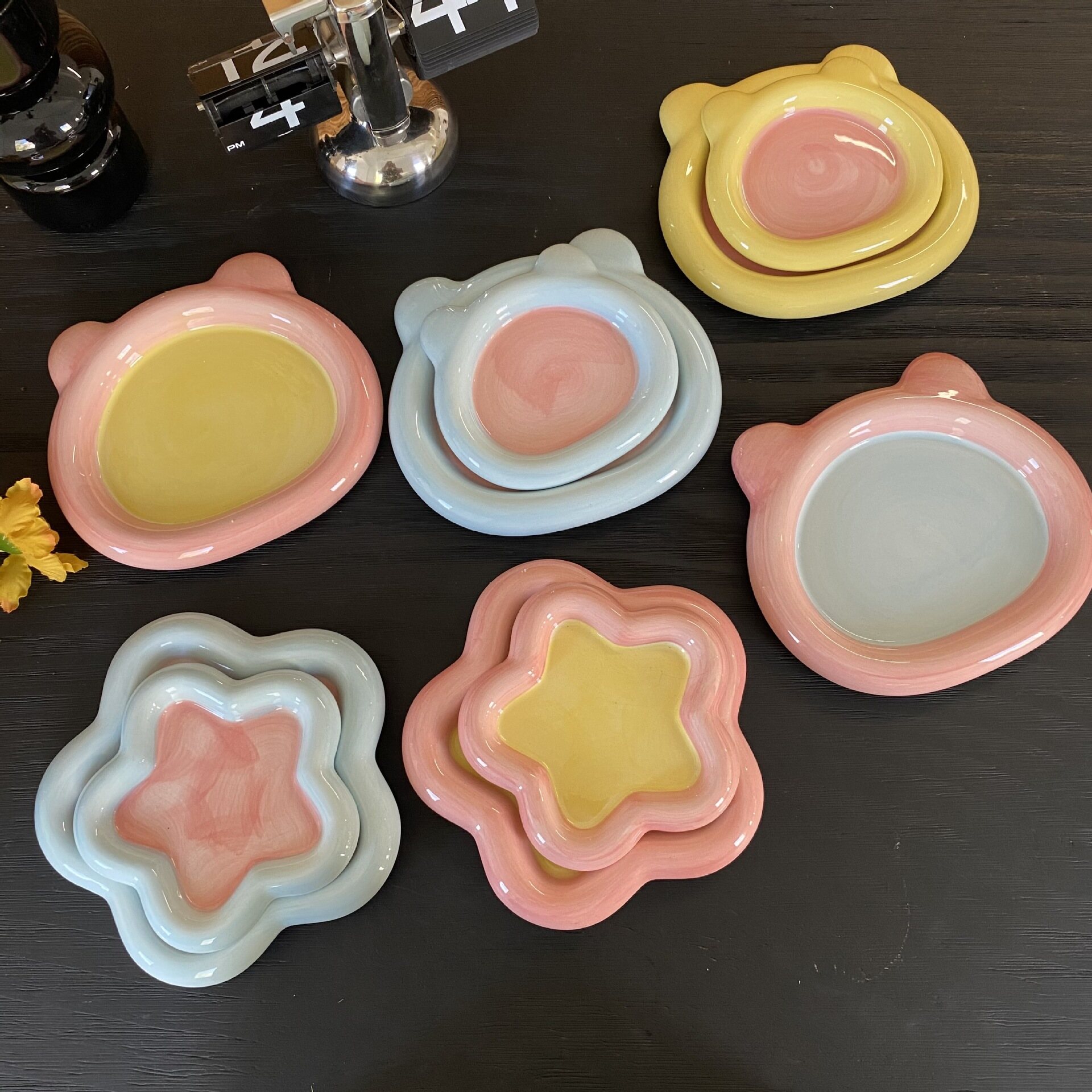 Gambar Korean Ins Chubby Hand painted Ceramic Fruit Salad Cake Dessert Plate Super Cute Bear Pet Plate