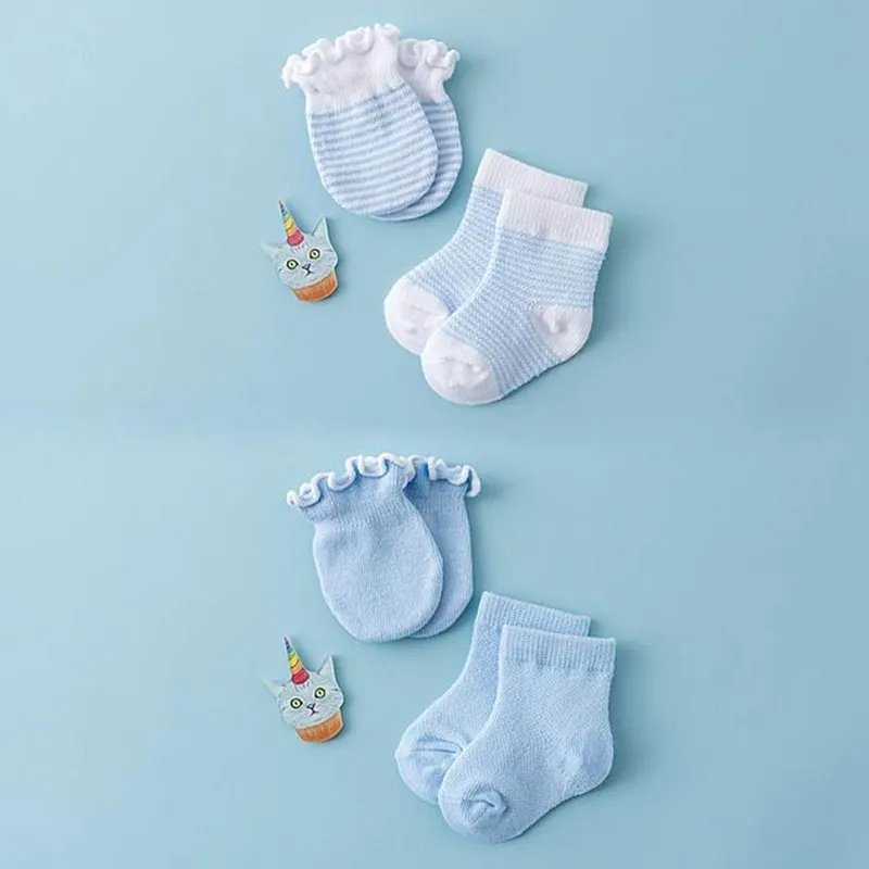 baby gloves and socks