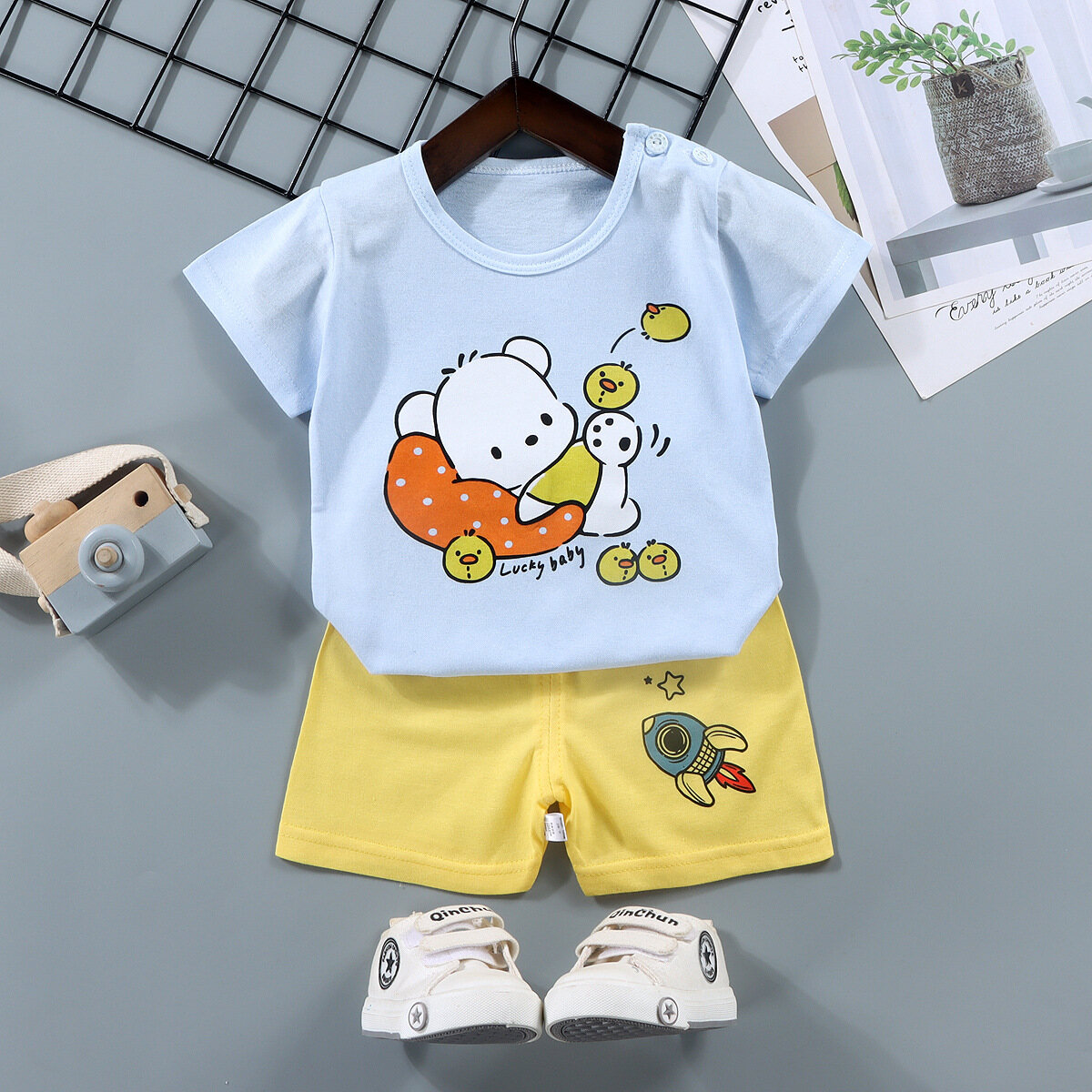27Kids Store Child's suit Short Sleeve T-shirt with Shorts Sweatpants Baby Boys Girls (1Y-8Y) 2023 for kids boys Summer Cartoon cute F33-F36 ราคา 120 บาท*ส่งฟรี