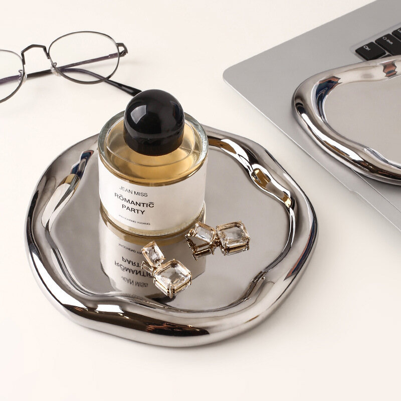 Gambar Ins Style Simple Creative Decorative Dessert Tray Storage Light Luxury Silver Ceramic Jewelry Dessert Decoration Tray Ornaments