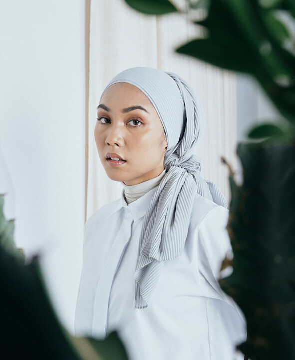 pleated shawl neelofa