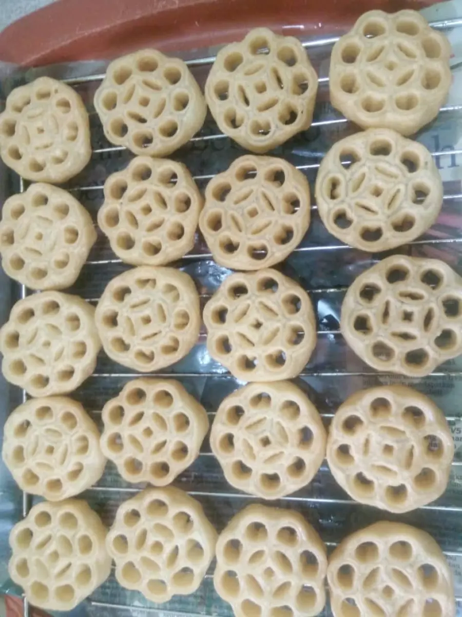 Home Made Kuih Loyang Bunga Durian Kuih Rose Sarang Tebuan 50 Keping Lazada