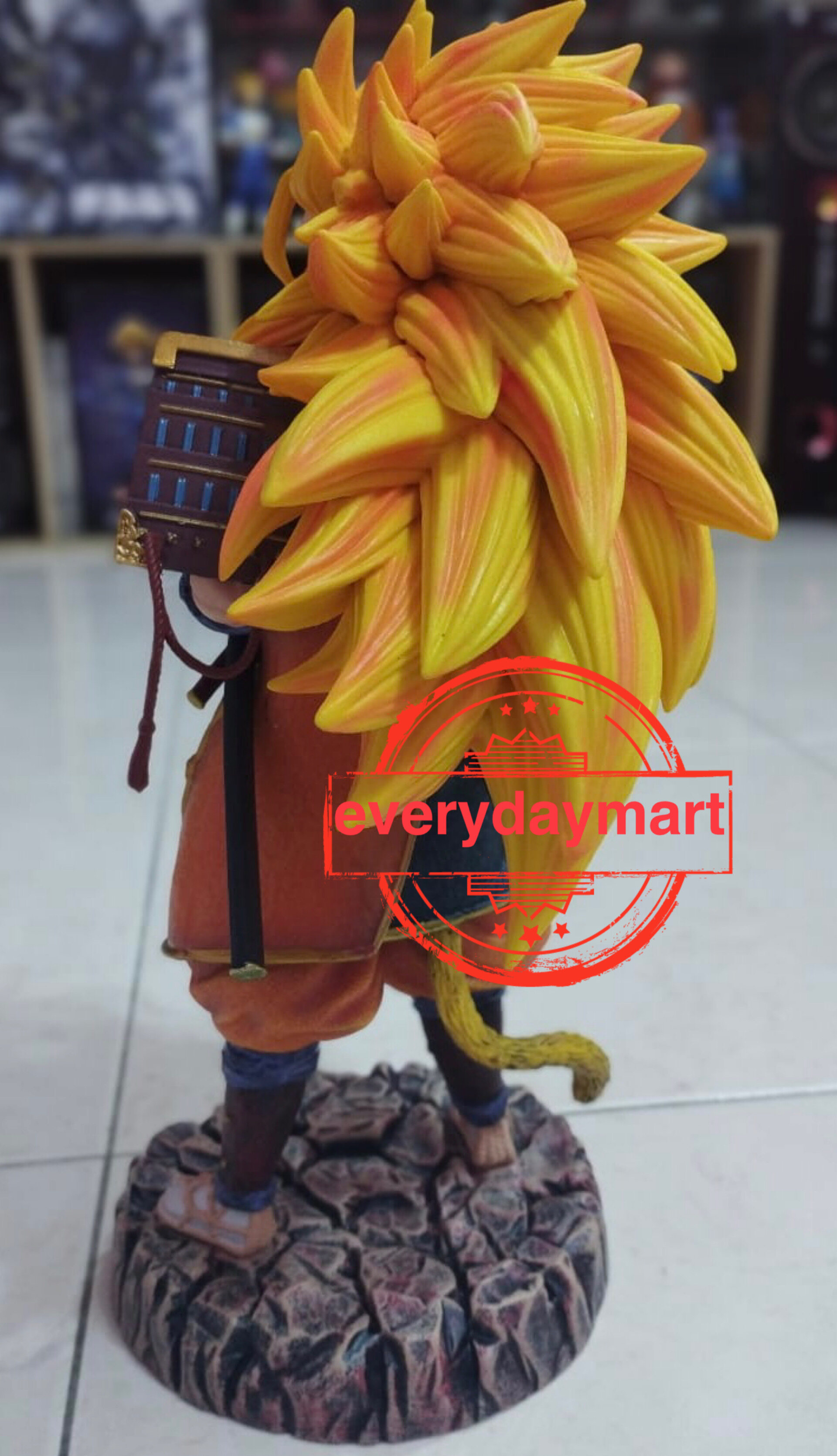 KLANG, MALÁSIA - 29 De Setembro De 2020 : Mão Segura Um Conjunto De Dragões  Ball Super Saiyan 3 Goku Toy Na Loja De Brinquedos De Foto de Stock  Editorial - Imagem de figurino, super: 198003998