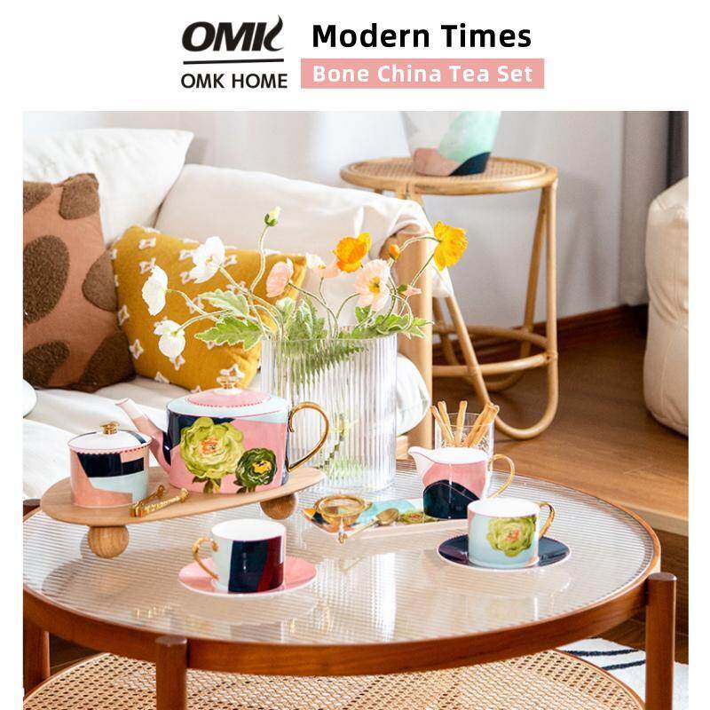 OMK Nordic fashion style Bone China Tea Set Ceramic Teapot Coffee Cups & Saucers Mug Gift Box Teapot 1PCS + Coffee Cup 4PCS ราคา 12,124 บาท*ส่งฟรี