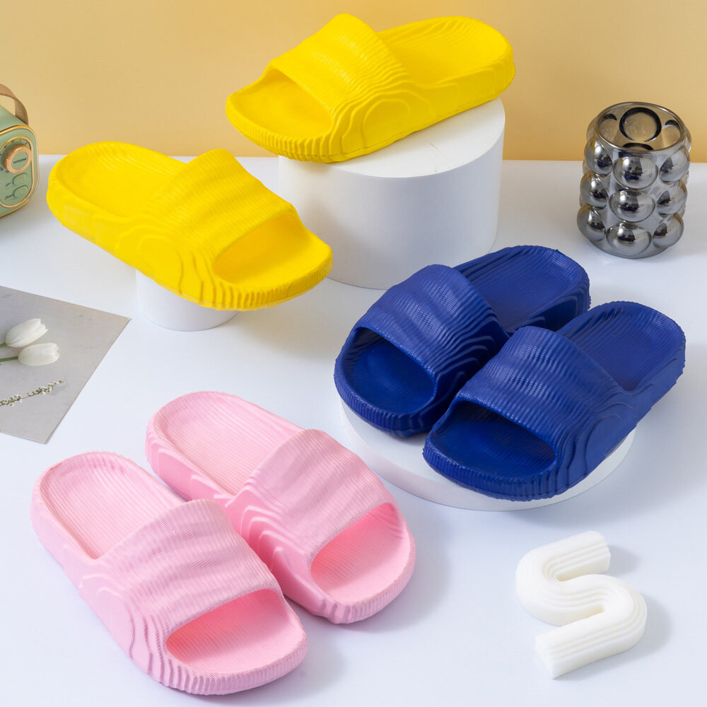 Men's Flip-Flops Slippers Men's Summer Indoor Bathing Soft Bottom Home Wear-resistant  Increased Four Seasons Thickened Leaky Sandals and Slippers Comfort  Slippers price in UAE | Amazon UAE | kanbkam