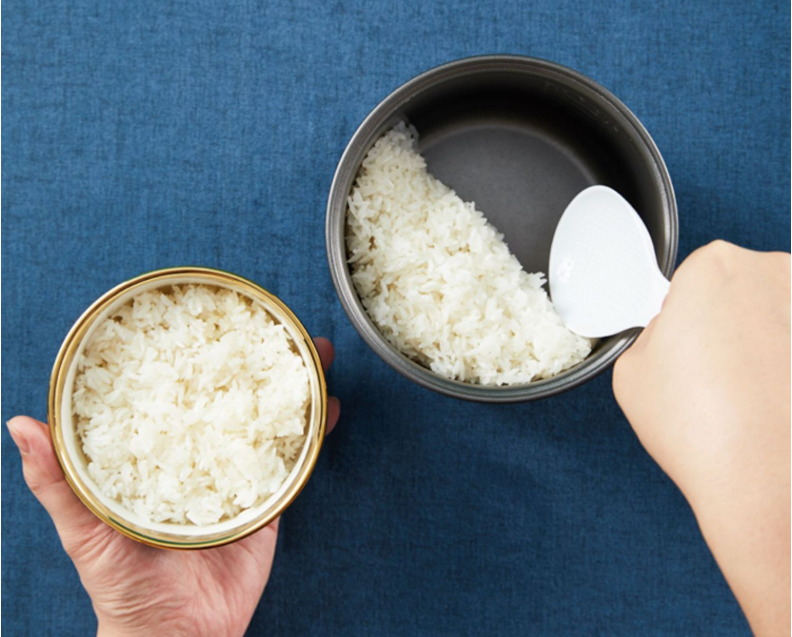 Nồi cơm điện mini lòng chảo chống dính Rice Cooker thích hợp cho 1-2 người