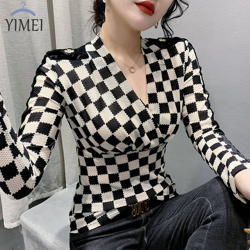 Yimei áo thun nữ thiết kế mới mùa thu 2022 áo mặc trong tay dài cổ chữ v áo lưới ca rô thời trang cho nữ