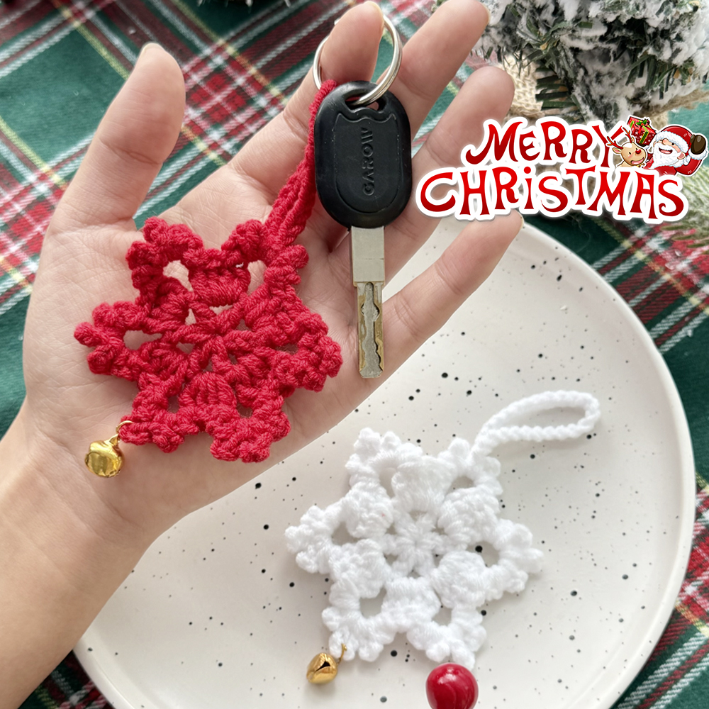 ILOVEDIY 2Pcs Christmas Handmade Crocheted Snowflake Keychain DIY Snowflake Pendants Handmade Woven Snowflake Bags Pendants