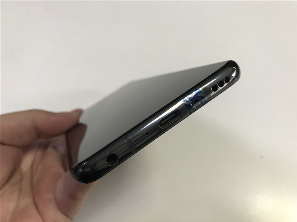 LG V50 ThinQ รุ่น V500N สมาร์ทโฟนหน้าจอ 6.4 นิ้ว RAM 6GB ROM 128GB กล้องหลัง 3 ตัว 16MP รองรับ LTE ซิมเดียว ปลดล็อกด้วยลายนิ้วมือ