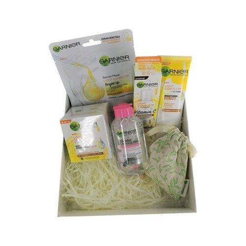 Gambar Garnier Skin Naturals E Com Light Complete Set