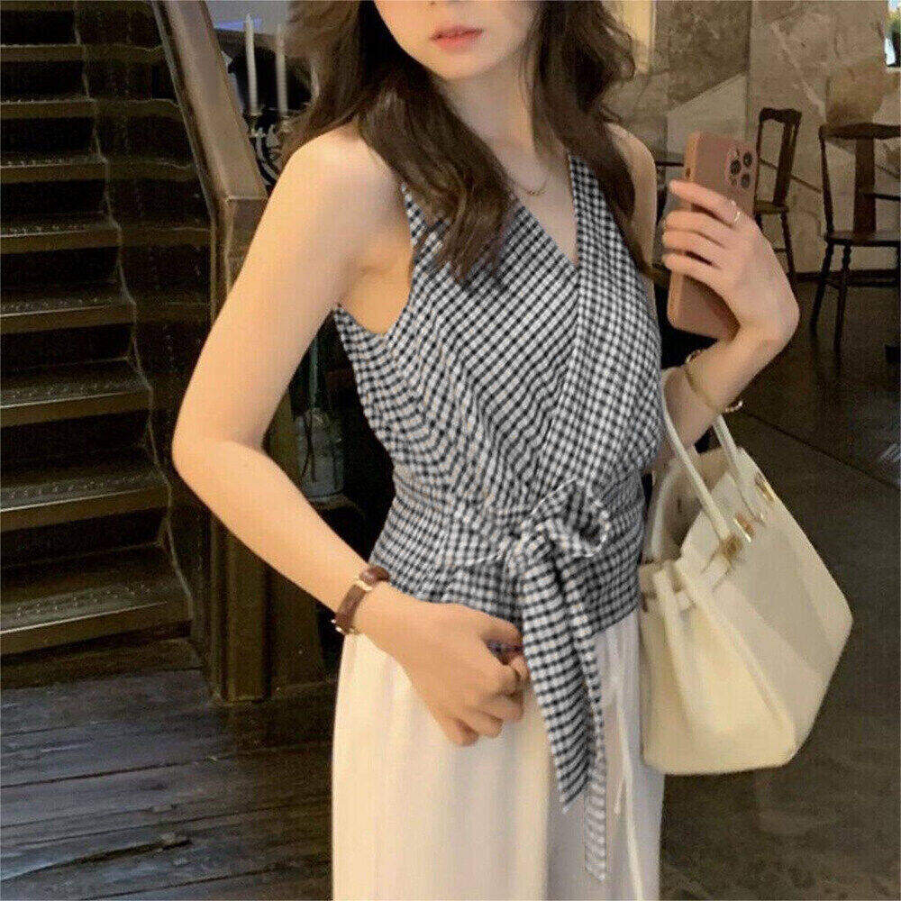 Closet Crush เสื้อเเขนกุด คอวี เเต่งดีเทลโบว์ผูกที่เอว ลายตาราง สีดำ สีน้ำเงิน ราคา 180 บาท*ส่งฟรี