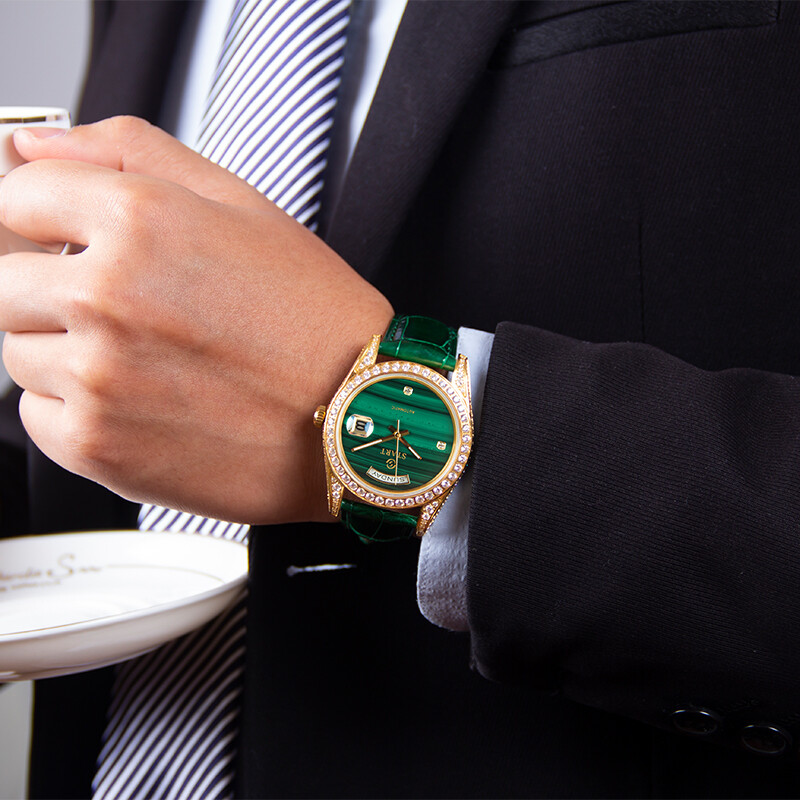 【START】 Malachite Men's Watch Luxury Diamond Watch Waterproof Date Week Function Automatic Mechanical Watch Butterfly Buckle Alligator Leather Strap ราคา 29,159 บาท*ส่งฟรี