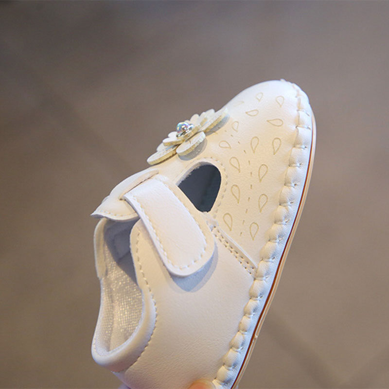 Giày Trẻ Em Mới 0-1-2 Tuổi Giày Đi Bộ Cho Bé Gái Giày Trẻ Tập Đi Đế Mềm Thời Trang Cho Trẻ Sơ Sinh