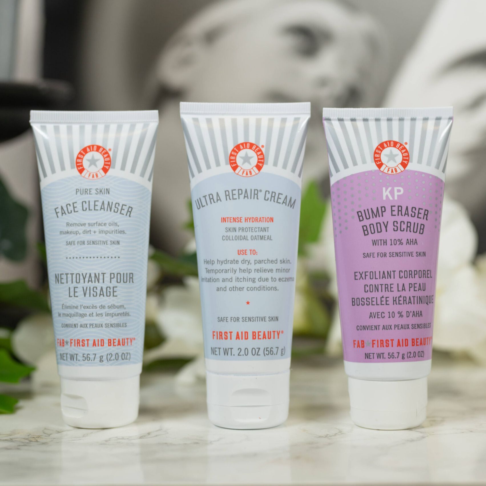 First Aid Beauty Bundle: KP Bump Eraser Body Scrub 226g & Ultra Repair Creme 170g – Mit AHA, Vegan, Dermatologisch Getestet