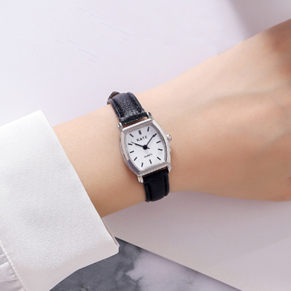 【Miss lan】đồng hồ đeo tay Đầm Nữ mặt số vuông thanh lịch cho nữ dây đeo da đồng hồ nữ cổ điển Đồng hồ nữ