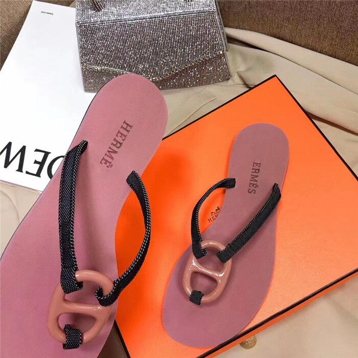 cổ phiếu sẵn sàng HER-MASSlippers Women s Sandals 2020 Summer New Pig Nose Flip Flops Large Size Flat Beach Shoes 64