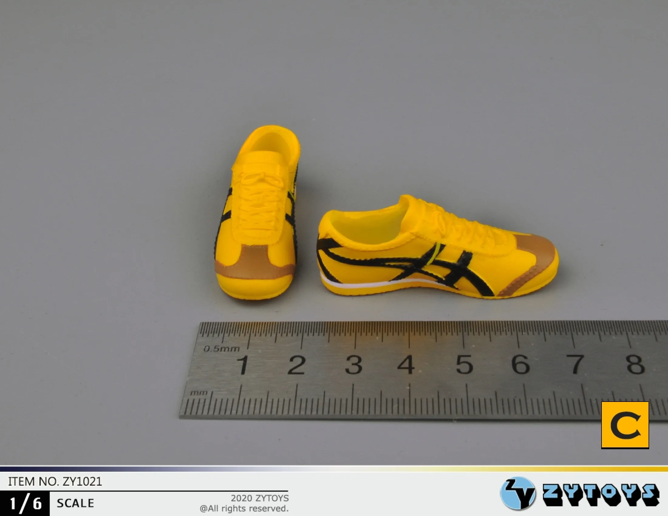bruce lee yellow shoes