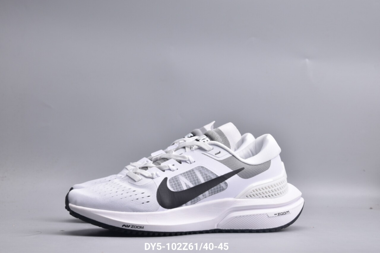 nike air zoom sports shoes
