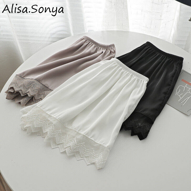 (Clearance) Alisa.Sonya Quần Short Eo co giãn bằng satin của Alisa. sonya topstudio với quần Lửng Cơ Bản giản dị mùa hè viền thêu ren