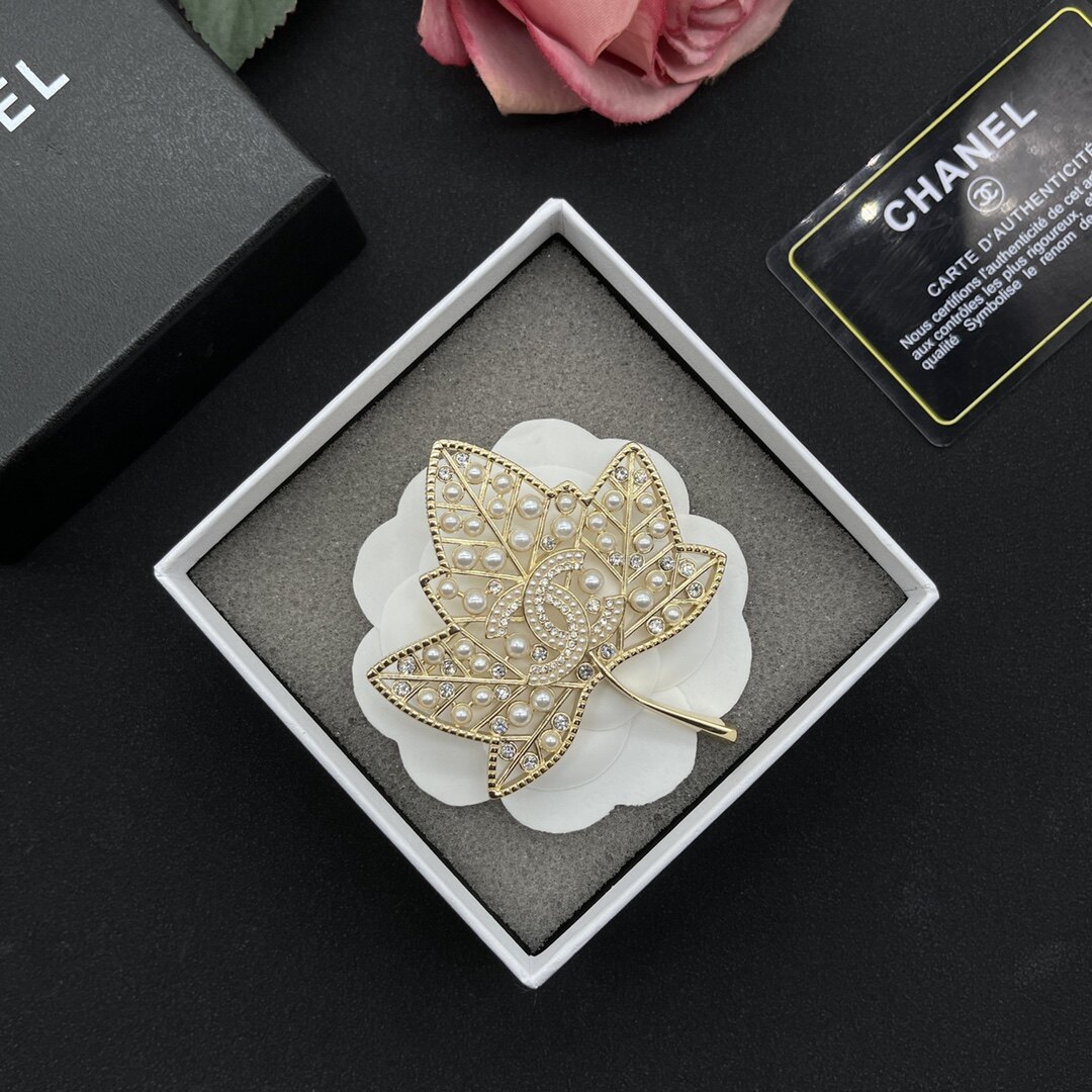 Chanel maple hot sale leaf brooch