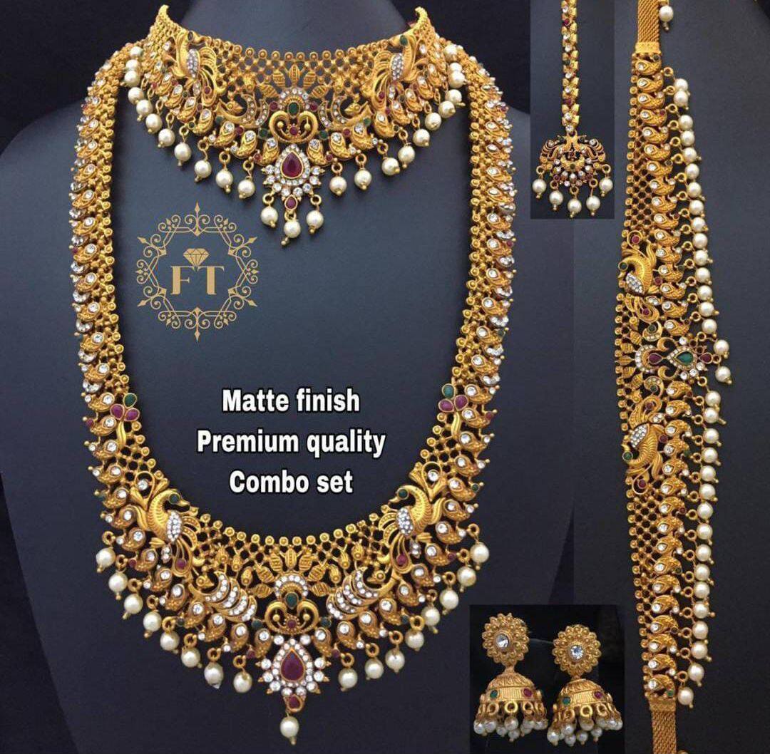 Matt finish store jewellery set