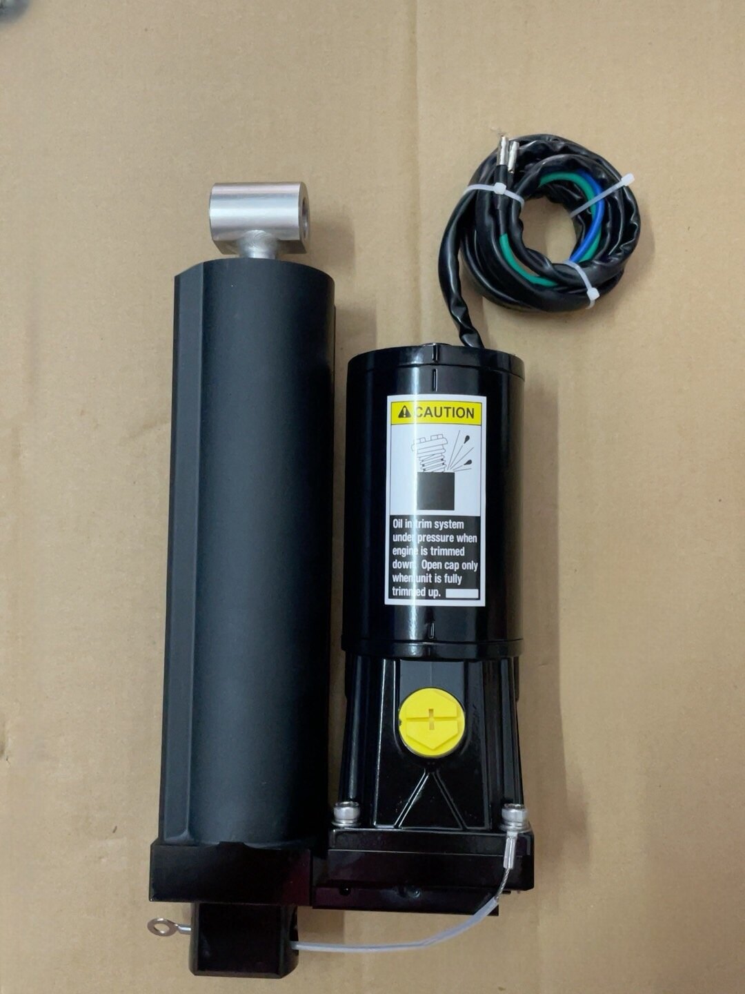 Outboard engine Electric tilting hydraulic lift for Mercury outboard engines ราคา 19,796 บาท*ส่งฟรี