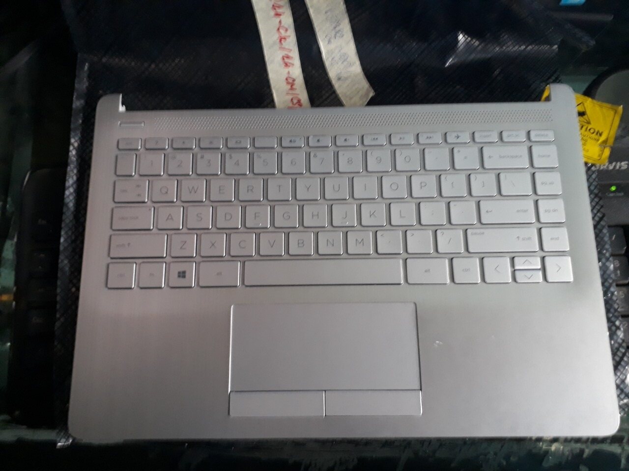 VỎ MẶT C HP Pavilion 14-CK/15-CM L50382-001 THÁO MÁY ( VỎ ĐẸP 98%, PHÍM HƯ). SỐ LƯỢNG 3 CÁI