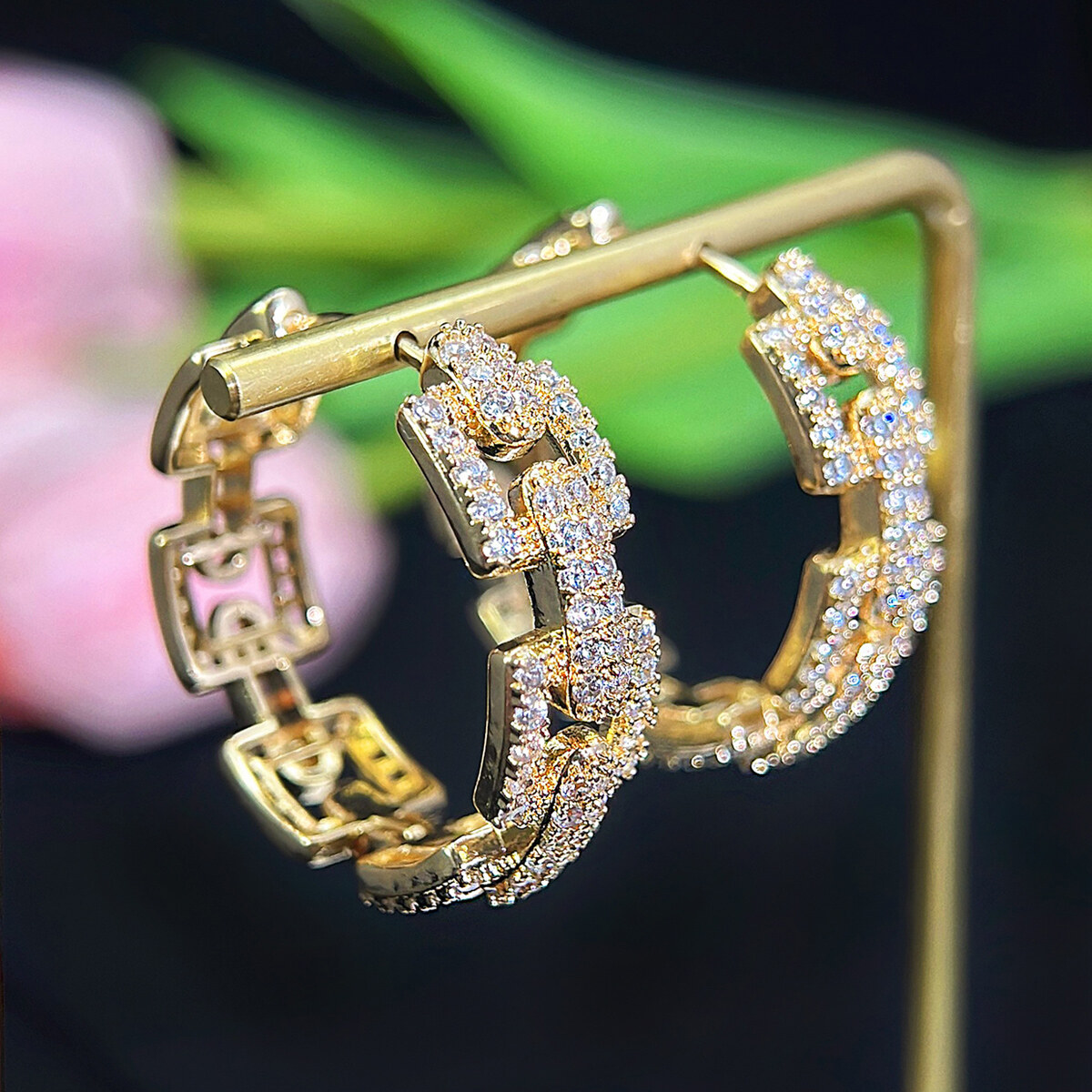 SEQUITO Personality Lady Big Round Hoop Earrings Yellow Gold Plated Micro Pave Tiny Sparkling Crystal Stone High Quality Banquet Party Ear Jewelry SE887 ราคา 289 บาท*ส่งฟรี