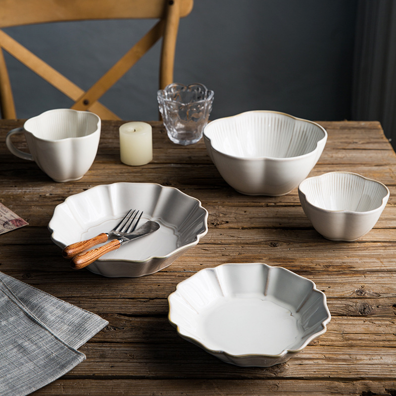 Gambar Japanese style Creative Household Petal Ceramic Rice Bowl Nordic Soup Noodle Bowl Fruit Salad Bowl Dish Dish Relief Tableware