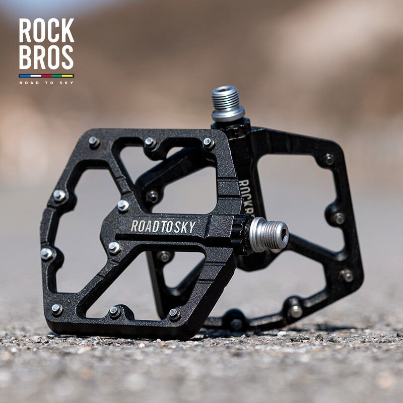 【ROAD TO SKY】ROCKBROS Mountain Bike Pedal Aluminium Alloy Ultralight Durable Flat Pedal Widen Anti-Slip Solid Bearing Cycling Pedal Bike Accessories - Jenama RockBros Harga 324 Ringgit*Penghantaran Percuma