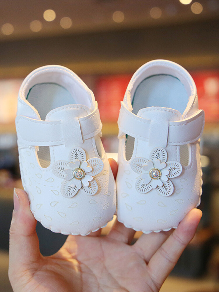 Giày Trẻ Em Mới 0-1-2 Tuổi Giày Đi Bộ Cho Bé Gái Giày Trẻ Tập Đi Đế Mềm Thời Trang Cho Trẻ Sơ Sinh