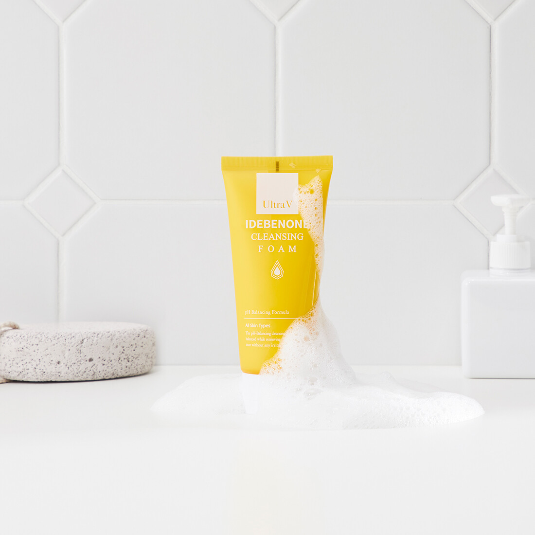 Gambar Ultra V IDEBENONE CLEANSING FOAM, 120ml, Korea Beauty, Form Cleanser