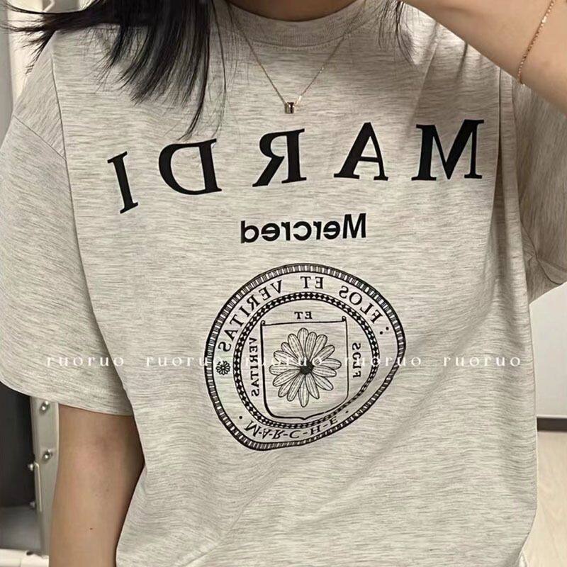 Mardi Áo thun ngắn tay in họa tiết có huy hiệu hoa cúc nhỏ Áo Thun thường ngày xu hướng cho nam và nữ phong cách preppy dáng rộng