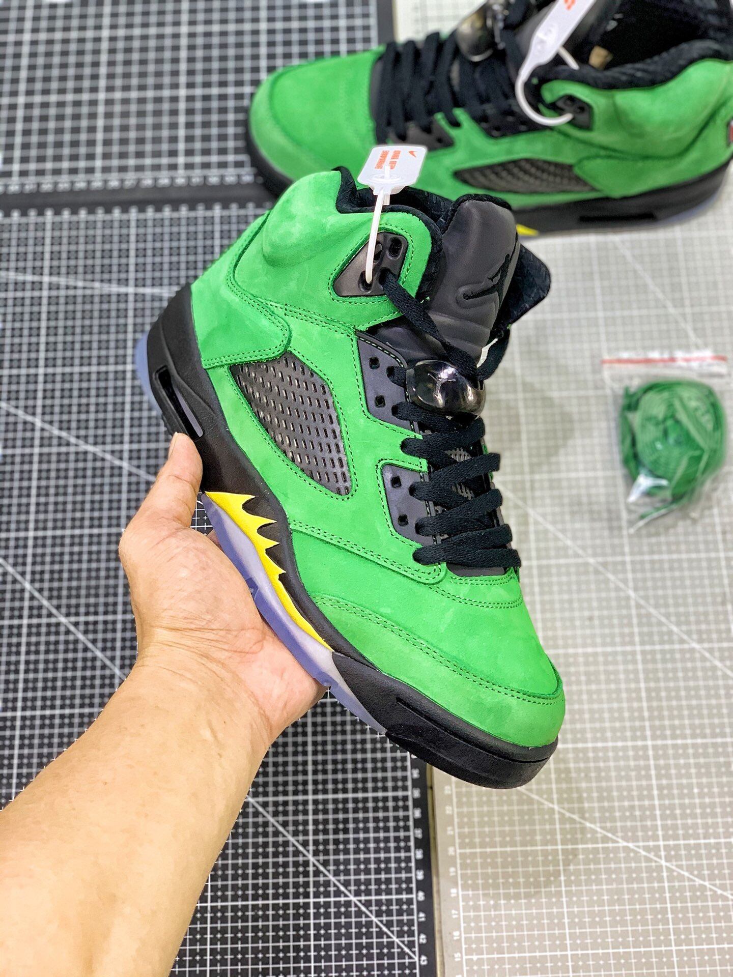 oregon basketball shoes