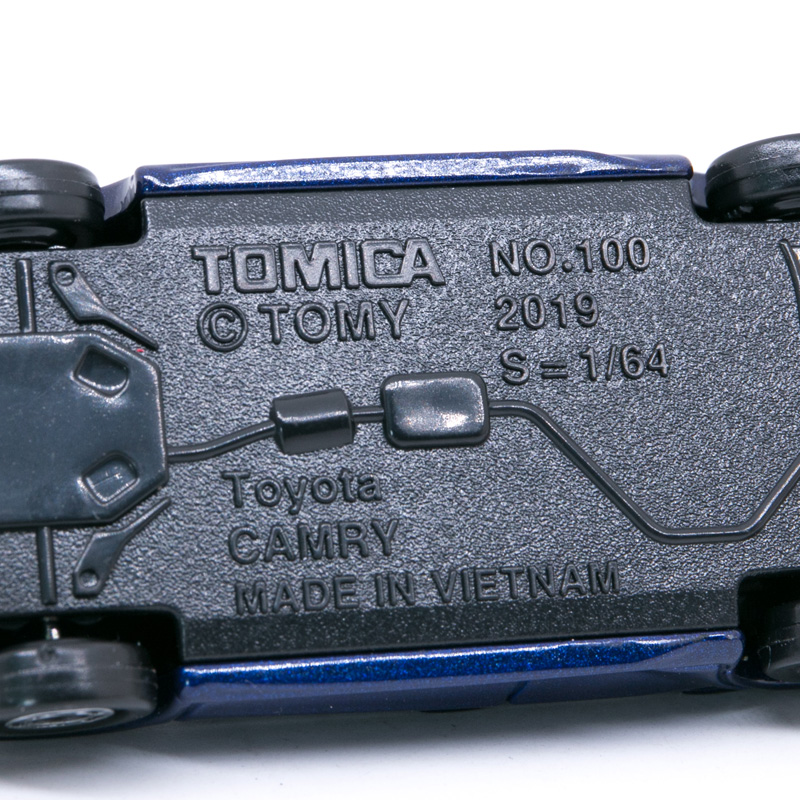 Tomica Diecast Car No100 - Toyota Camry Sports | Online Shop