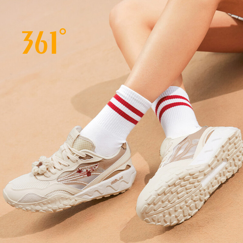 361 Degrees Couples Women's Retro Culture Shoes Lightweight Breathable High Elasticity Sneakers 682516761 ราคา 1,493 บาท*ส่งฟรี