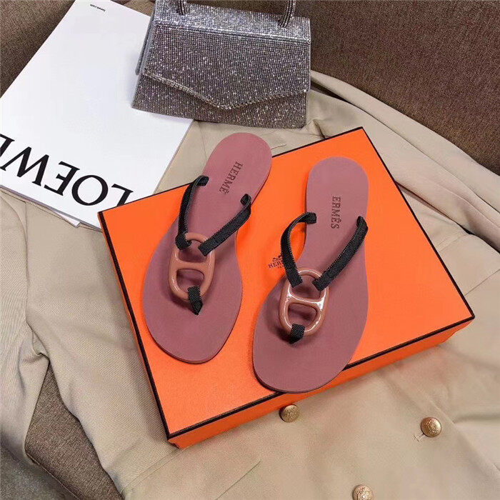 cổ phiếu sẵn sàng HER-MASSlippers Women s Sandals 2020 Summer New Pig Nose Flip Flops Large Size Flat Beach Shoes 61