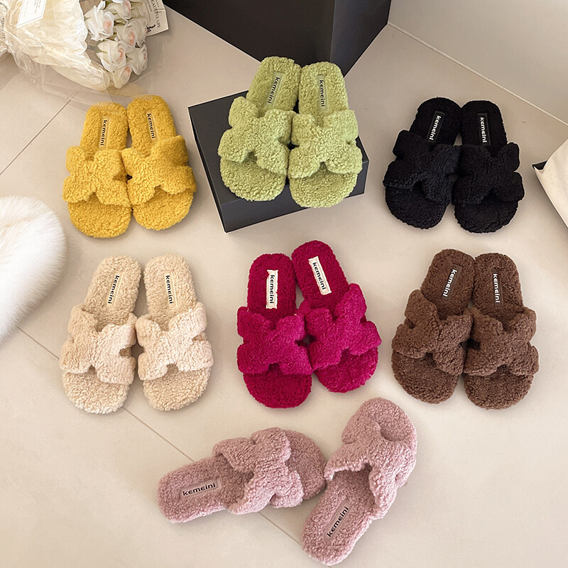 MANXIXI Women Fashion Slippers Beautiful Fur Flat Sandals (Size 35-40) ราคา 353 บาท*ส่งฟรี
